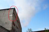 Горящее пятый день здание мясокомбината в Вознесенске начинает рушиться