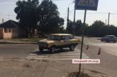 В Николаеве столкнулись два ВАЗа: пассажирка «семерки» выпала из машины