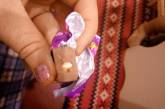 В Николаеве женщина купила конфеты «с сюрпризом»