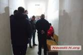 В Николаеве адвокат, подозреваемый в присвоении квартир покойников, слег в больницу за 5 минут до суда