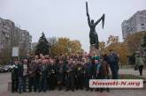 В Николаеве в День милиции ветераны возложили цветы к памятнику погибшим милиционерам