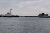 Россия в море передает захваченные год назад украинские военные корабли, - СМИРНОВА