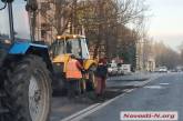 В Николаеве дорожники ремонтируют самую «убитую» ул. Адмиральскую