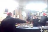 Националисты в масках Санта Клауса устроили погромы в питейных заведениях Мариуполя. Видео