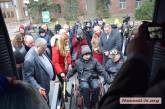 Губернатор Николаевщины вручил главам ОТО ключи от четырех новеньких авто для людей с инвалидностью