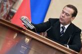 Путин назначил Медведева своим замом в Совбезе