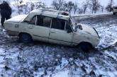 На Николаевщине спасатели достали «ВАЗ» из кювета