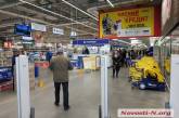 Карантин: крупнейший в Николаеве непродовольственный торговый центр продолжает работать