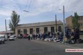 Карантин не для всех: пока официальные рынки в Николаеве закрыты, стихийные работают