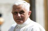 СМИ сообщили, что бывший папа римский тяжело болен