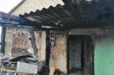 В селе под Баштанкой загорелся гараж – от огня уберегли хозпостройки и дом