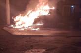 В Николаевской области загорелось два припаркованных автомобиля
