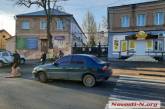 В центре Николаева автомобиль сбил девушку на пешеходном переходе