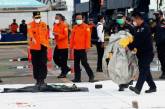 Найдены черные ящики самолета, который разбился в Индонезии