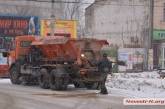 На обработку николаевских дорог от снега использовали 255 тонн солевой смеси