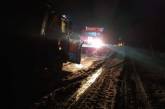 В Вознесенском районе из-за снега и гололеда «застряли» около 100 грузовиков