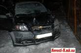 В Николаеве «Шевроле» врезался в ограждение автостоянки