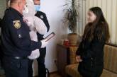 Во Львове 11-летняя девочка догнала грабителя, который отобрал у нее телефон. ВИДЕО
