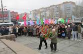 В Николаеве и ветераны, и молодежь возложили цветы к памятнику воинам-освободителям города