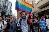 В Стамбуле полиция газом разогнала гей-прайд