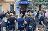 Задержанных, которые разгромили инсталляцию в центре Киева, уже отпустили