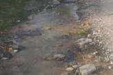 В Николаеве по улице вместо дороги течет «река с водопадами»: люди 50 лет ждут ремонта 
