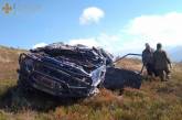 На Закарпатье автомобиль перевернулся при попытке заезда на вершину: двое пострадавших