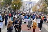 В Херсоне митингующие перекрыли проспект – требуют законности в вопросе сноса киосков