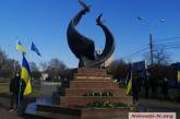День Достоинства и Свободы: в Николаеве возложили цветы к памятнику Небесной сотне