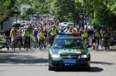 Сотни велосипедистов выехали на центральные улицы Николаева во Всеукраинский велодень
