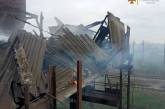 В Николаевском районе из-за артобстрела на площади 900 кв.м горели склады