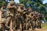 Британия закупила автоматы АК для тренировок украинских военных