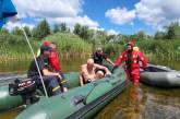 В Киевской области спасатели вытащили из Днепра тонувшего глухонемого пловца