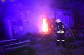 В Николаеве ночью после обстрела загорелось помещение кафе (фото)