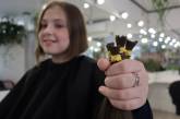 В Первомайске 10-летняя девочка продала свои волосы - деньги отдала на внедорожник для морпехов