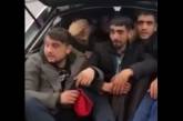 На Закарпатье полицейские обнаружили в авто 12 мужчин