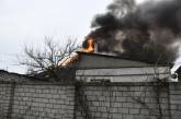 В Николаеве тушили пожар на крыше дома