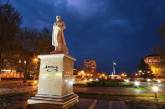 Оккупанты ночью демонтировали памятник Шевченко в центре Мелитополя (фото)