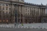В сети показали, как с Серой площади в Николаеве «сдувают пылинки» (видео)