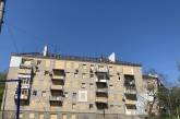 Масштабный обстрел Николаева: у пострадавших домов начали ремонт крыш
