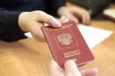 Оккупанты принудительно мобилизуют мужчин, получивших паспорт РФ
