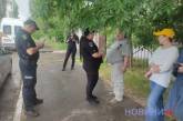 «Жест отчаяния»: в Николаеве жители дома из-за отсутствия газа вышли перекрывать проезжую часть (видео)
