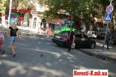 В Николаеве очередной водитель дорогущей иномарки игнорирует правила парковки