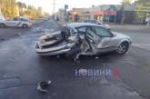 В Николаеве разбились вдребезги «БМВ» и «Фольксваген»: пострадал водитель, движение перекрыто