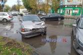 На перекрестке в центре Николаева столкнулись BMW и «Фольксваген»