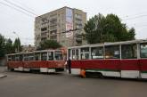 Из-за поломки трамвая в центре Николаева образовались сразу две пробки – автомобильная и трамвайная
