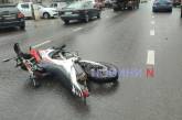 В центре Николаева мотоциклист врезался в «Форд»