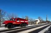 В Николаевской области спасатели отбуксировали DAF с цистерной со скользкой обочины