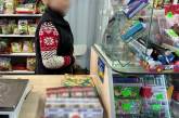 Полицейские изъяли на николаевских рынках десятки килограммов нелегального табака и курительных смесей