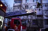 В центре Николаева возник пожар в многоэтажке (фото)